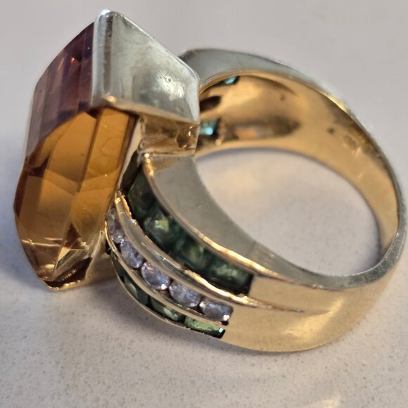 Ring - Picture 3 of 4